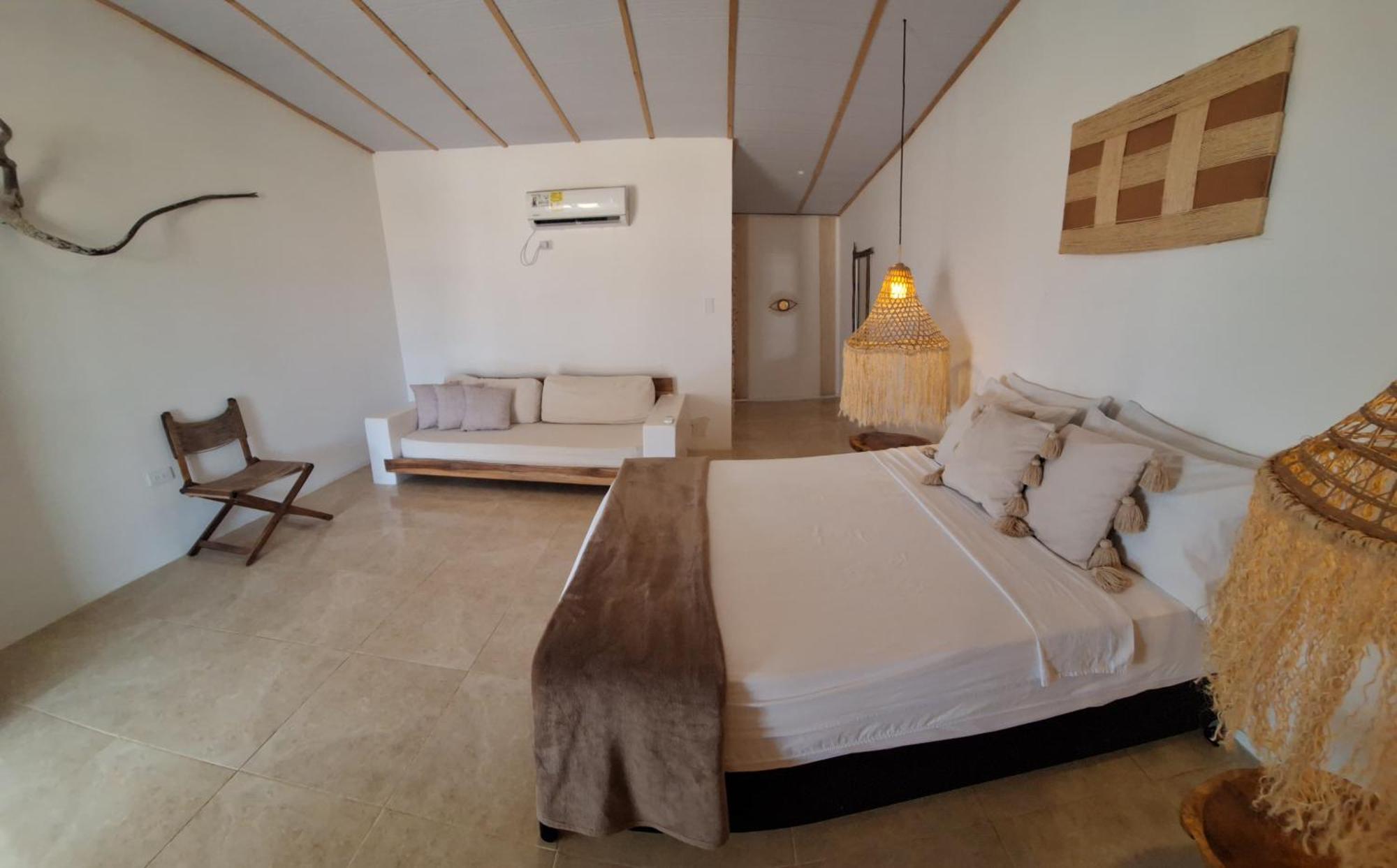 Aiwa Hotel Mayapo